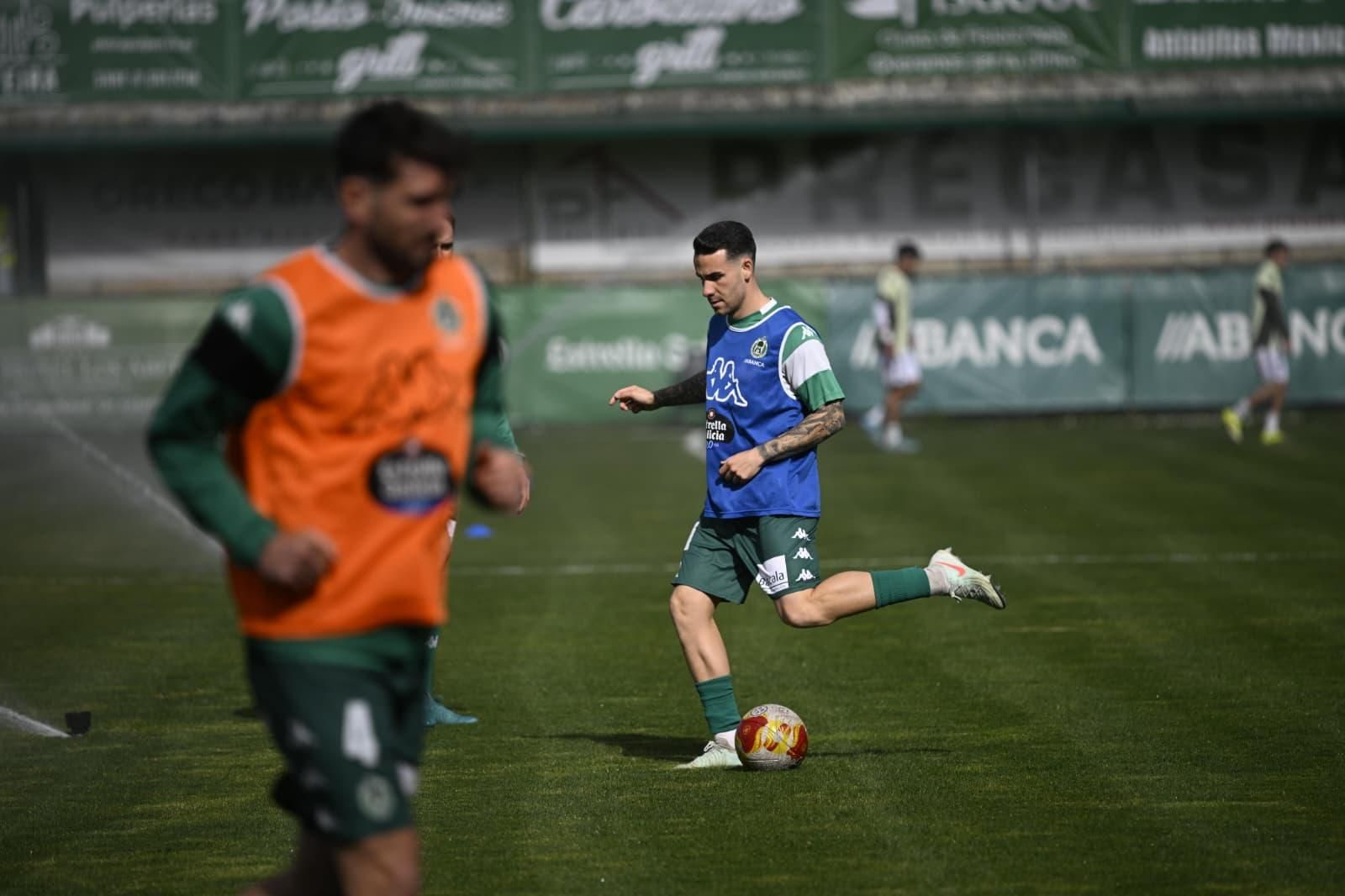 Galería | Espiñedo disfruta del sol y fútbol en el estreno de Juanfran García al frente del Arenteiro