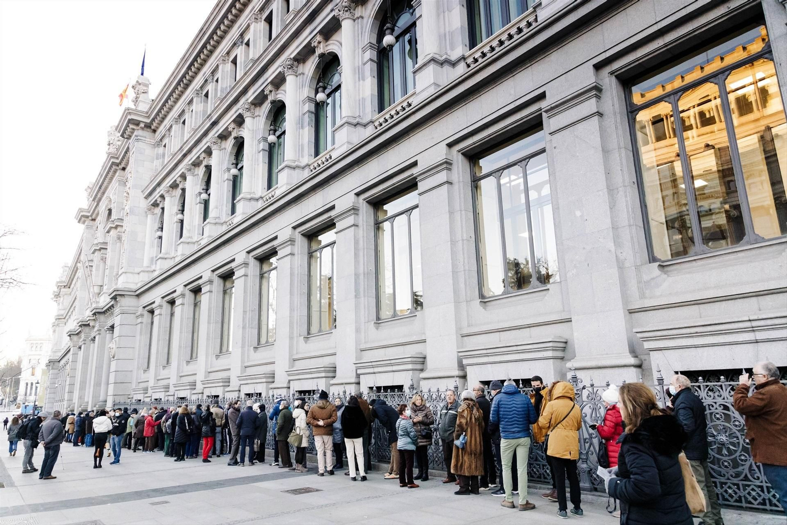 Colas ante el Banco de España para contratar letras del Tesoro