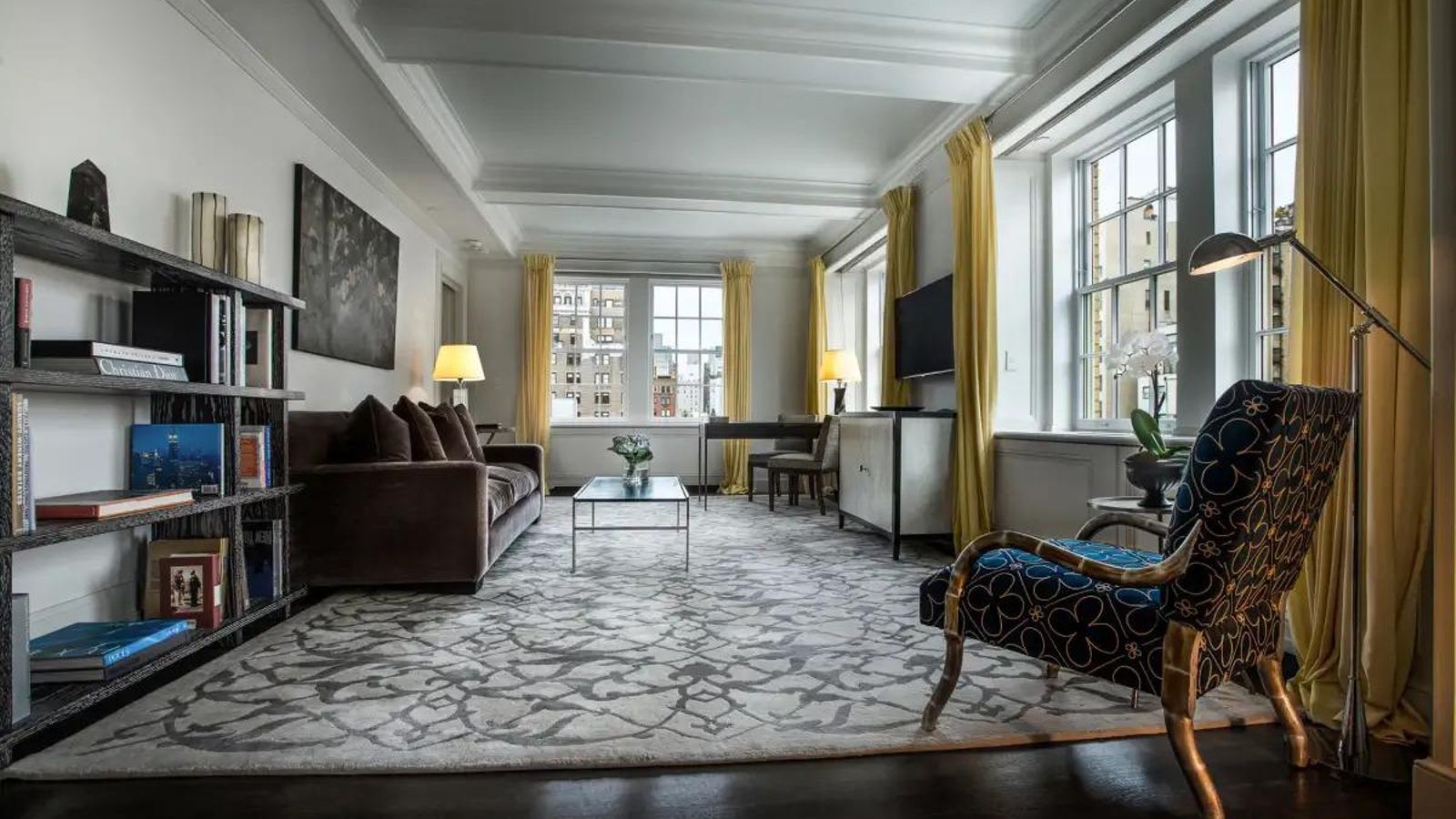 Salón de una de las suites del hotel