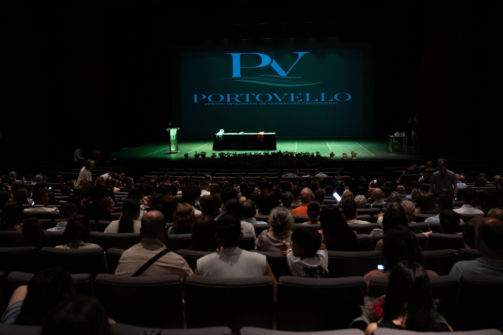 Galería |  Los alumnos del CIFP Portovello celebran su graduación