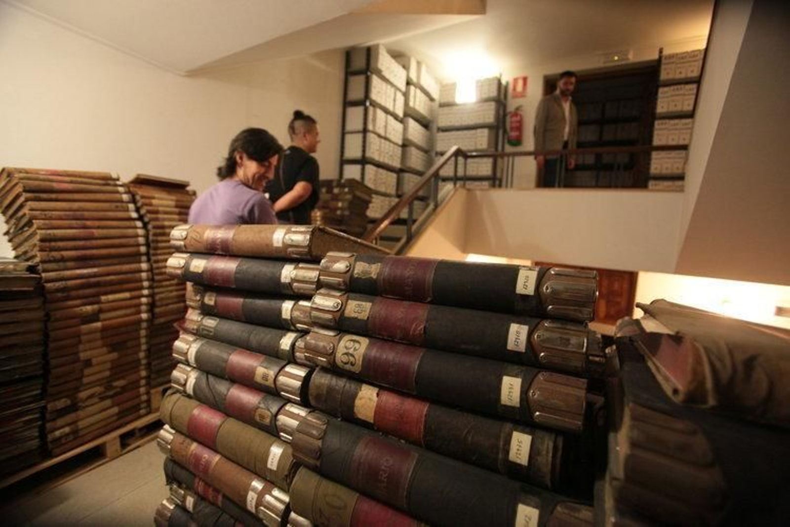 Volúmenes apilados, que reflejan la falta de espacio del recinto.