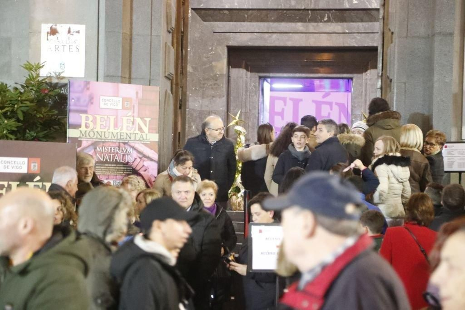 Los turistas invaden Vigo en el Puente218