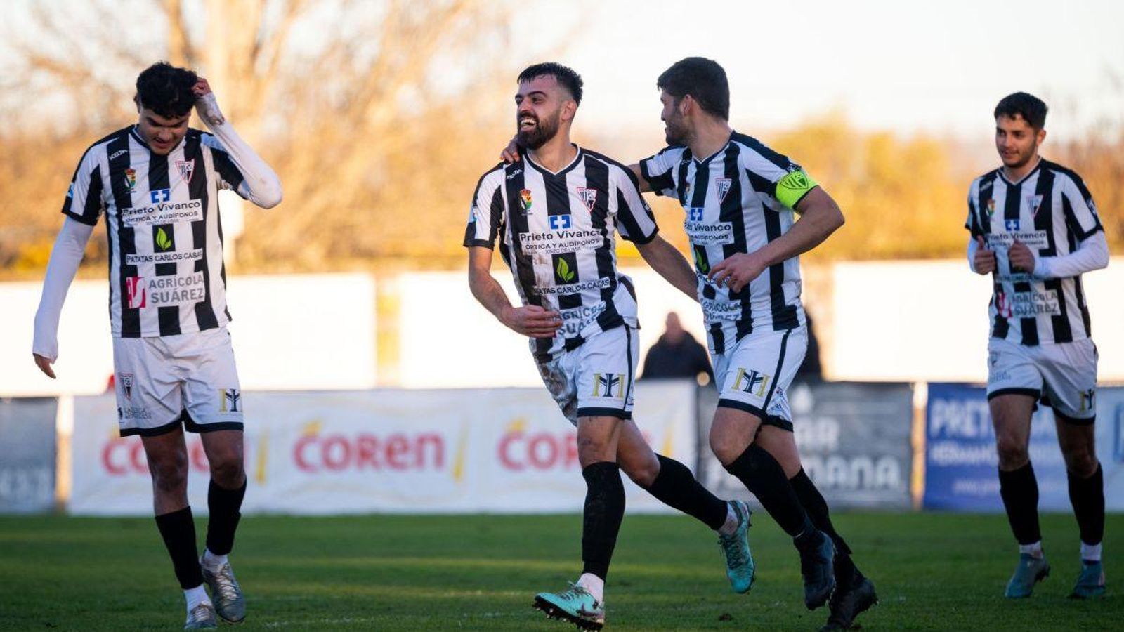 Álex Boán, central del Antela.