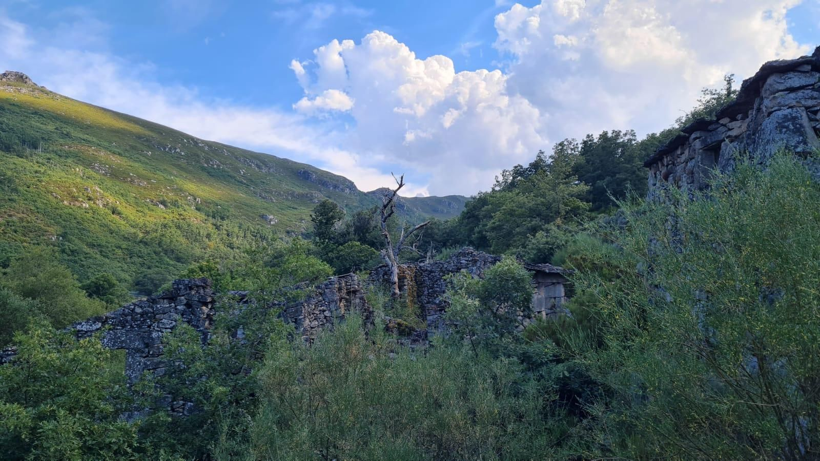 Aldea abandonada de Prada