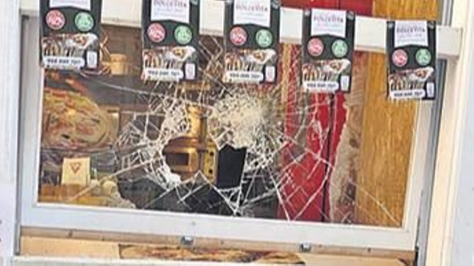 Aspecto de la ventana del local.