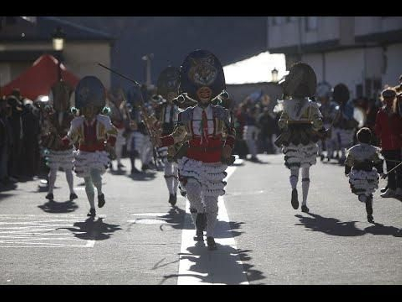 El ViBoMask llena Viana de tradición