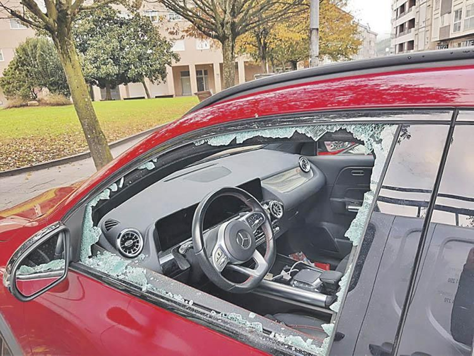 Coche destrozado este mes en A Ponte.