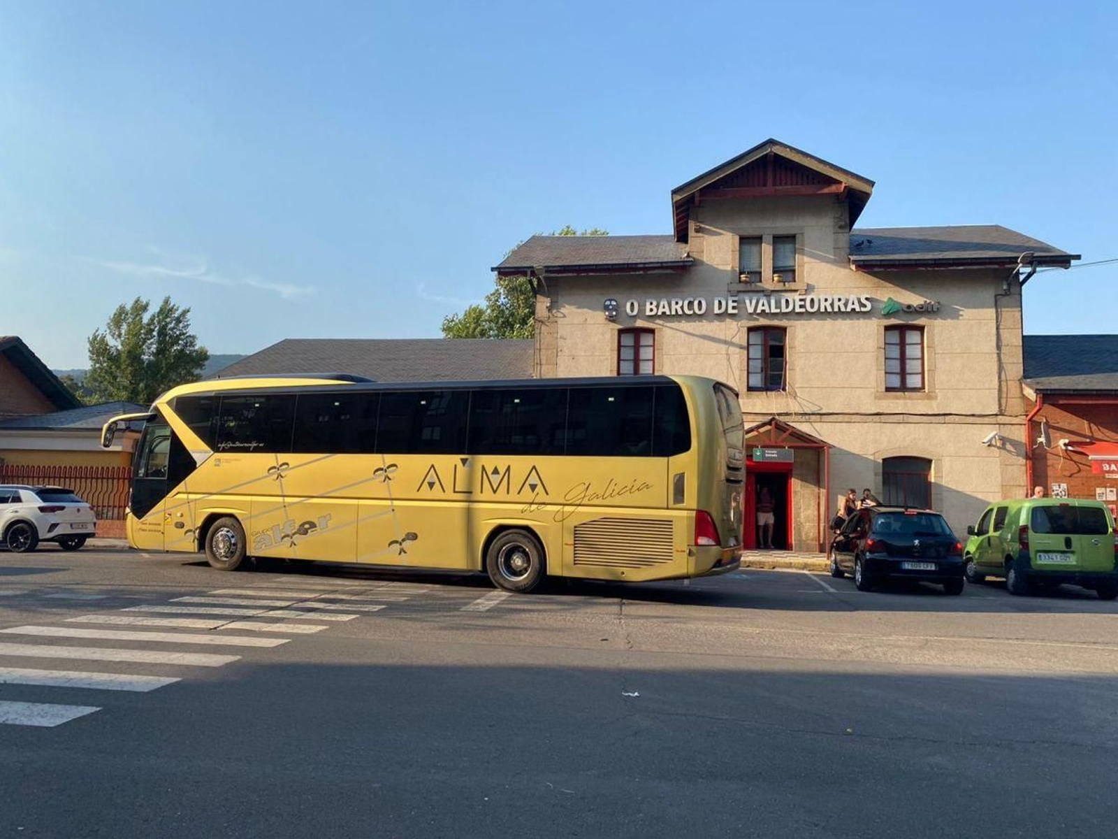 Autobús frente a la estación de O Barco el pasado 2 de agosto