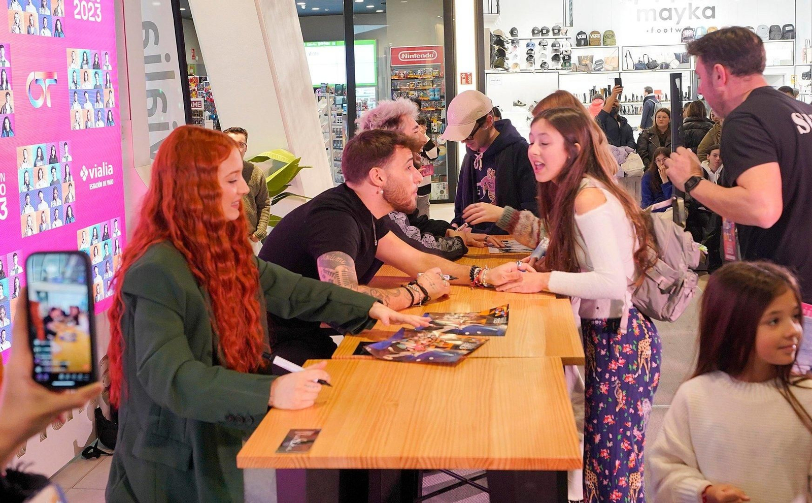 La firma comenzó antes de lo previsto.