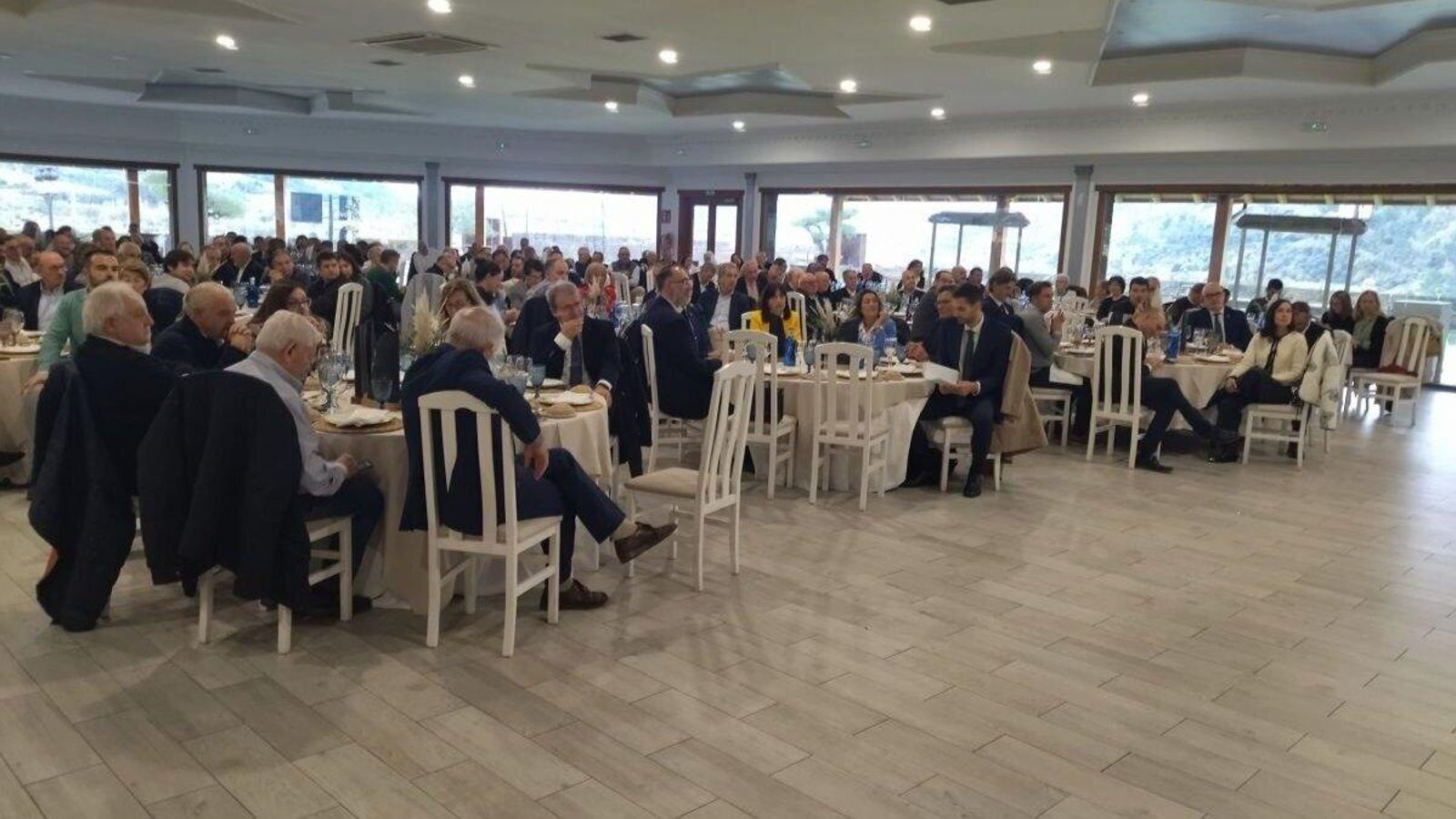 Asistentes al acto de Vilamartín.