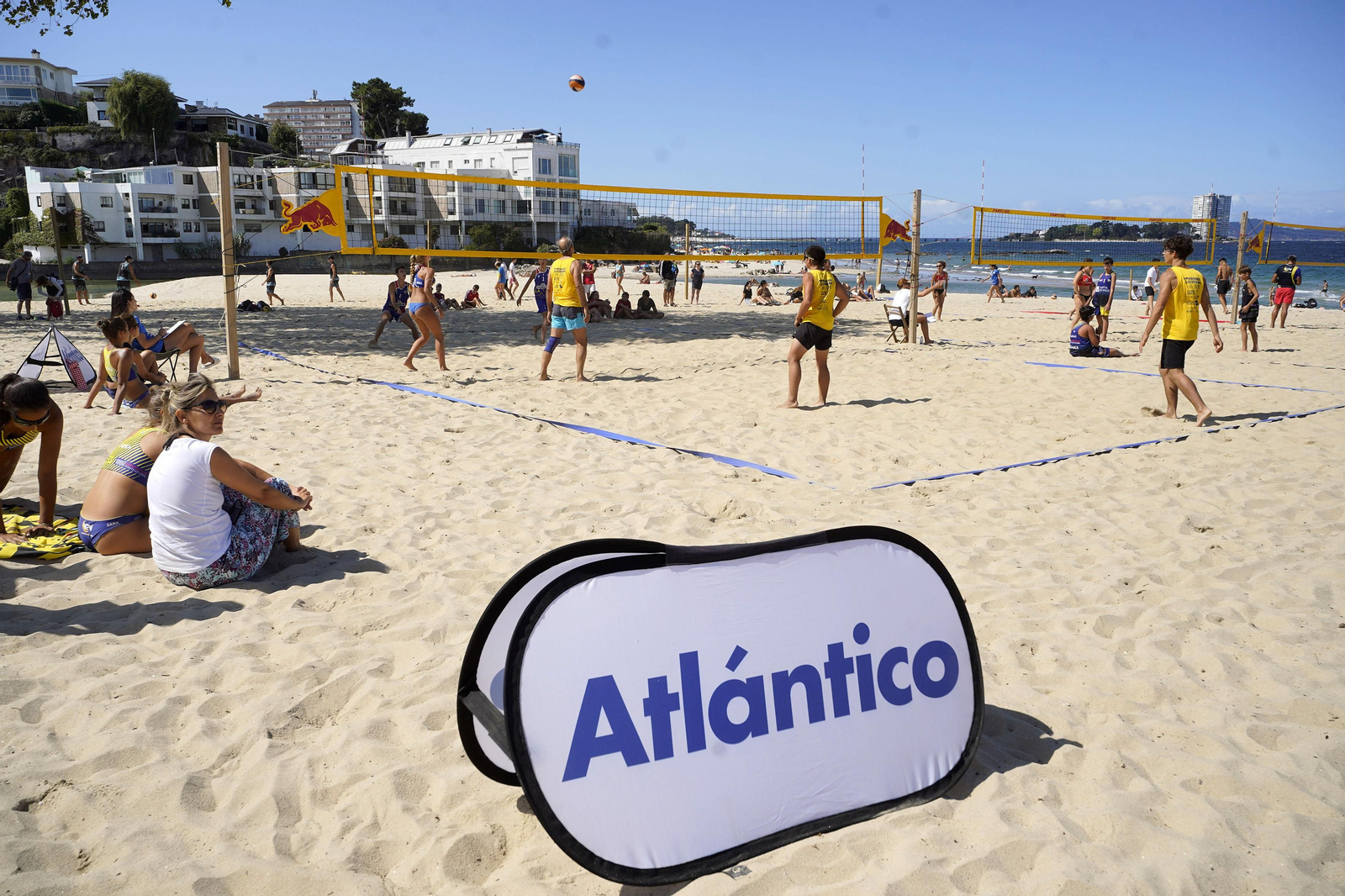 Atlántico organiza el Torneo con la colaboración del Volei Praia Vigo.