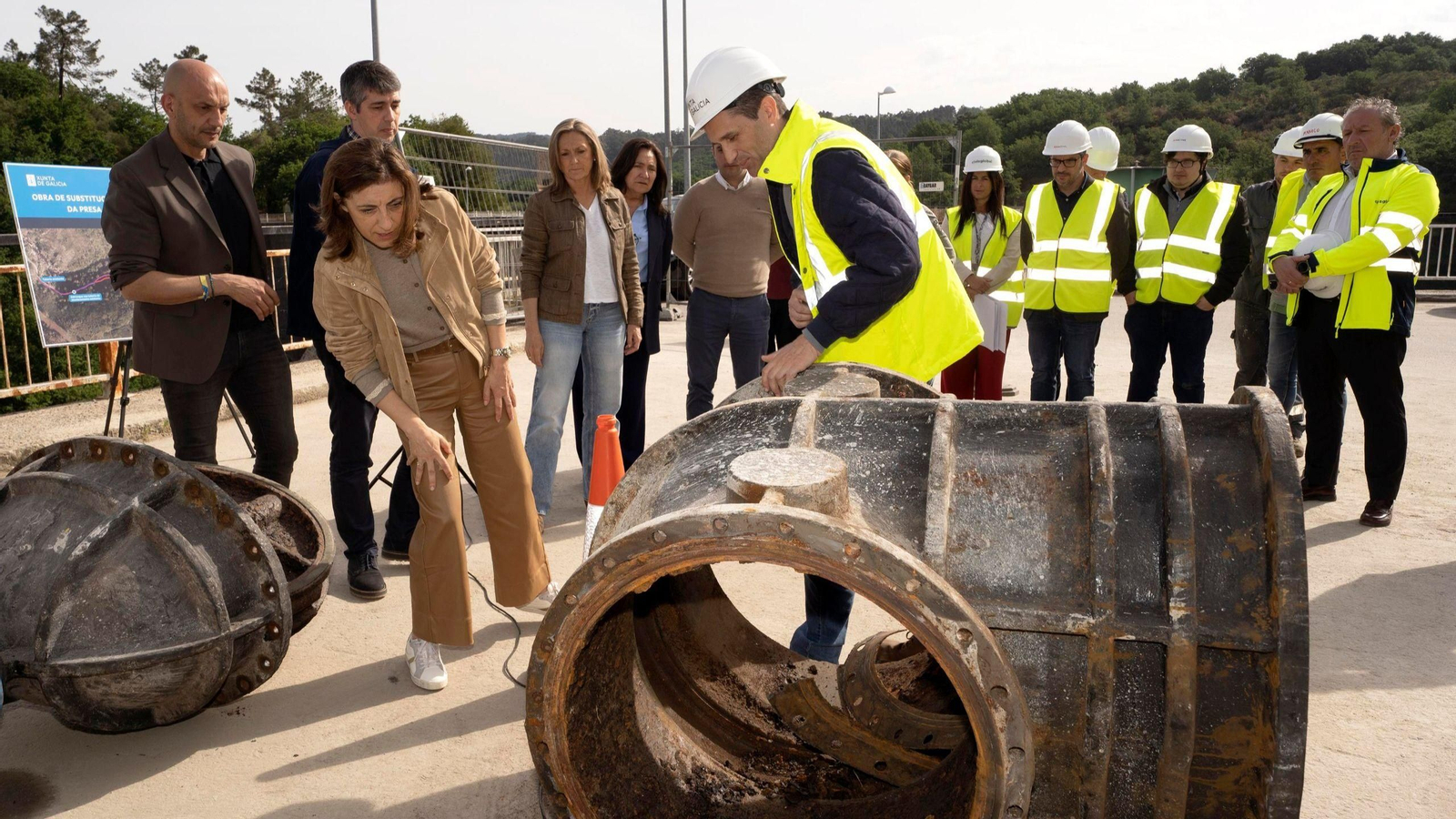 Cambio de válvulas de la presa de Eiras.