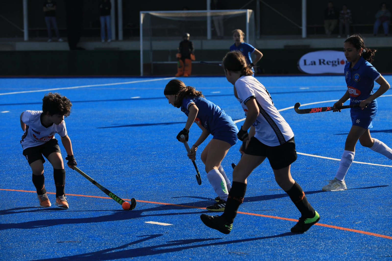 Galería | La cantera del hockey hierba ourensana disfruta con el Torneo + Deporte La Región
