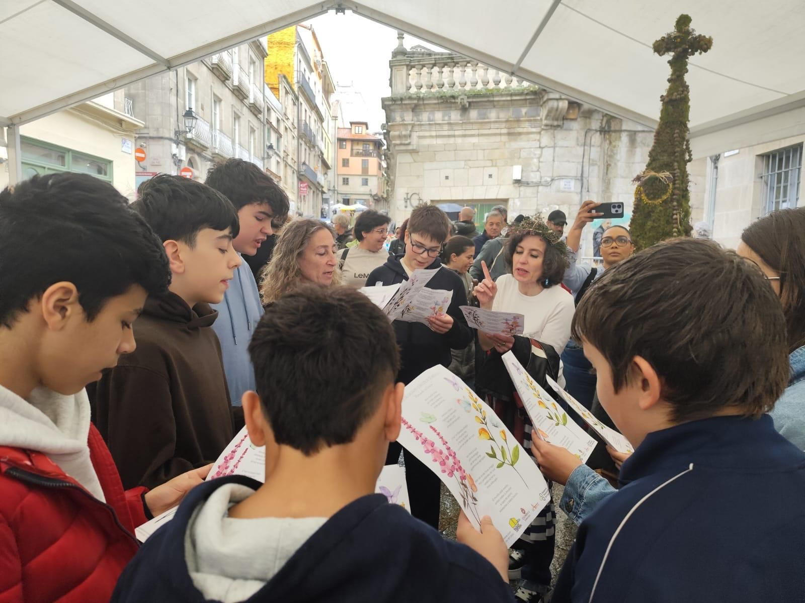 Os Maios no colexio Sagrado Corazón de Celanova