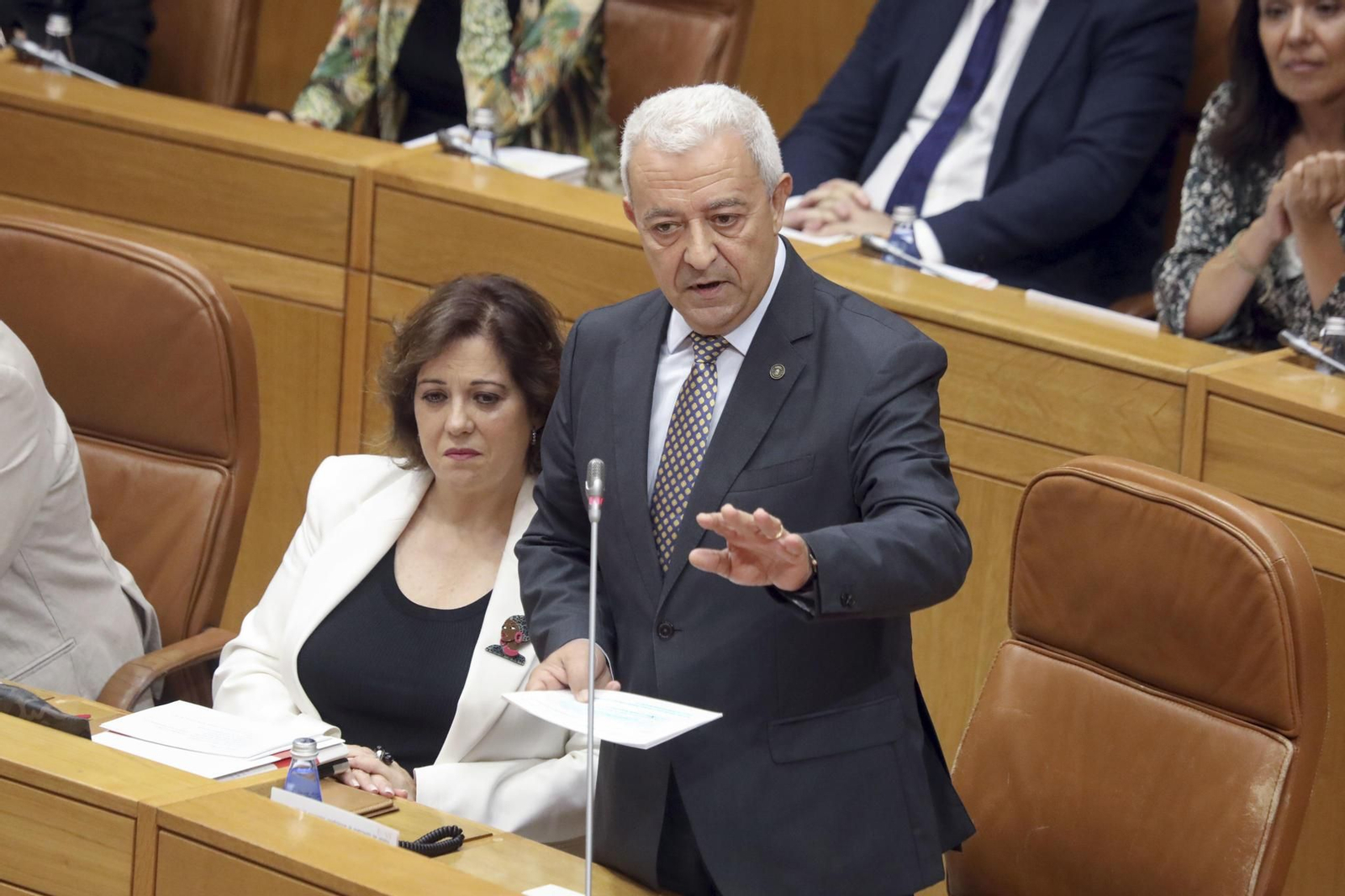 El portavoz del PSdeG, Luis Álvarez, en el Parlamento de Galicia. // EFE