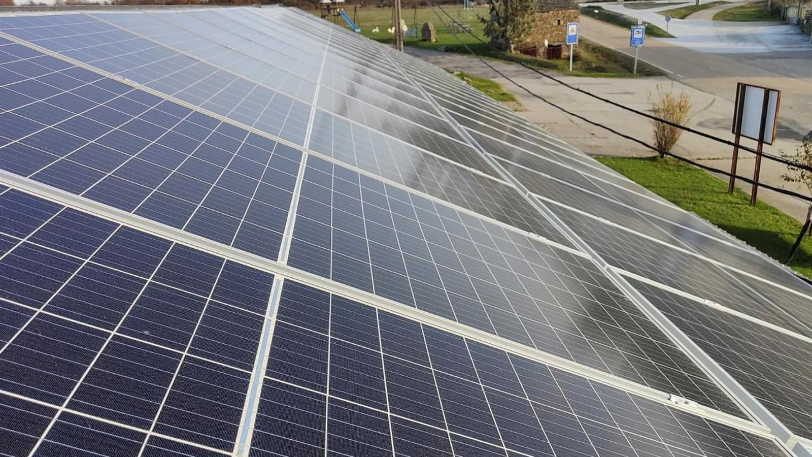 Paneles solares (EFE)