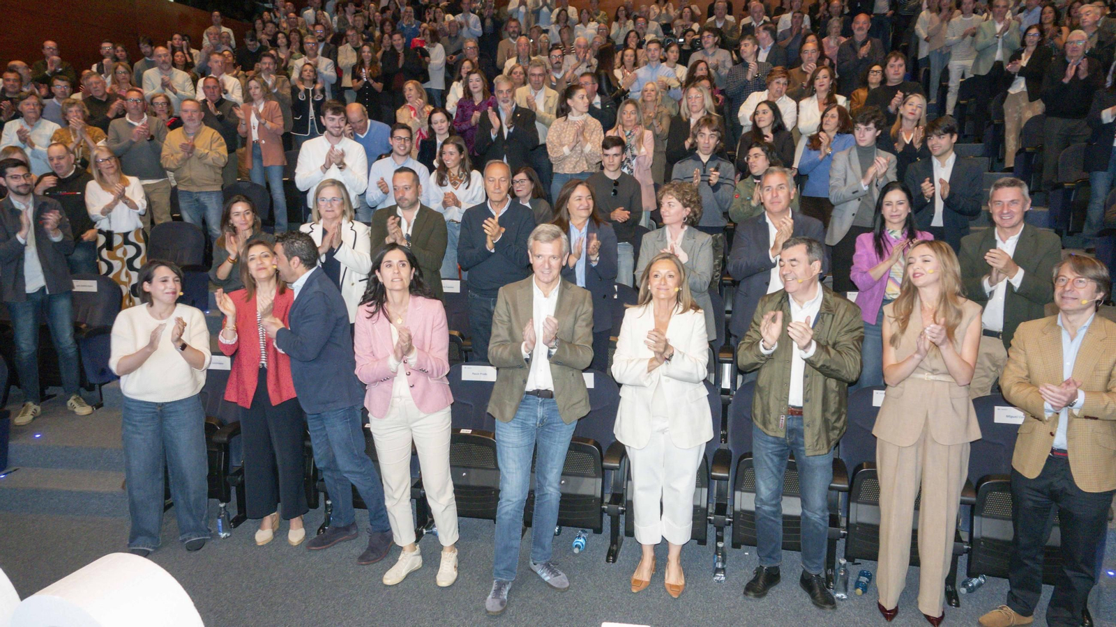 Galería | Rueda lidera el acto del PPdeG en Vigo y hace balance del mandato