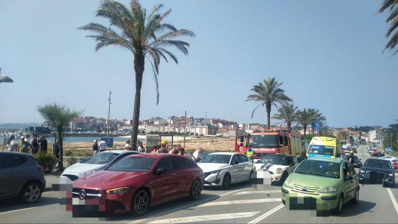 Estado de los vehículos implicados en el accidente en Sanxenxo