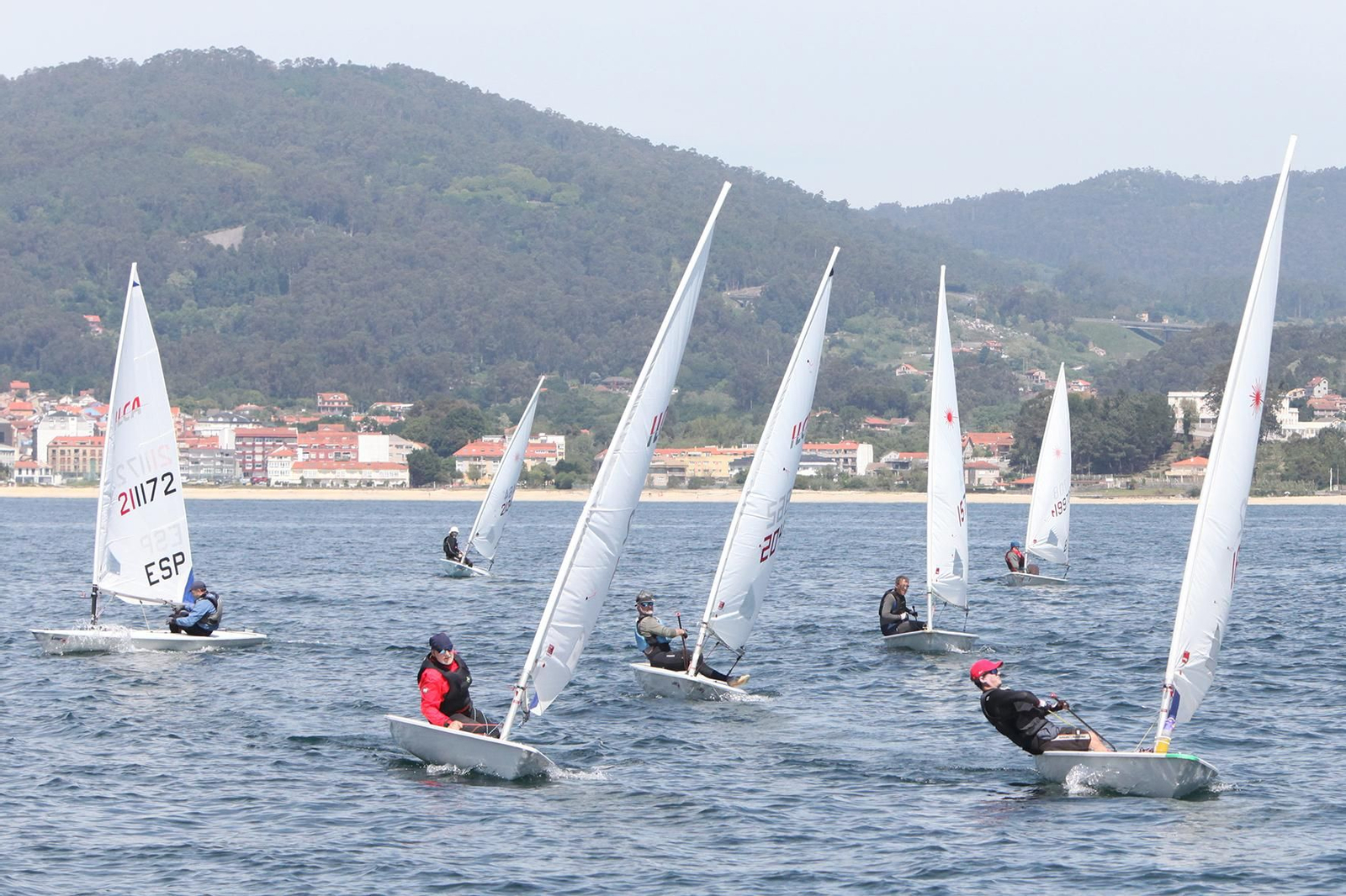La Ría de Vigo ofreció una buena jornada velística ayer.