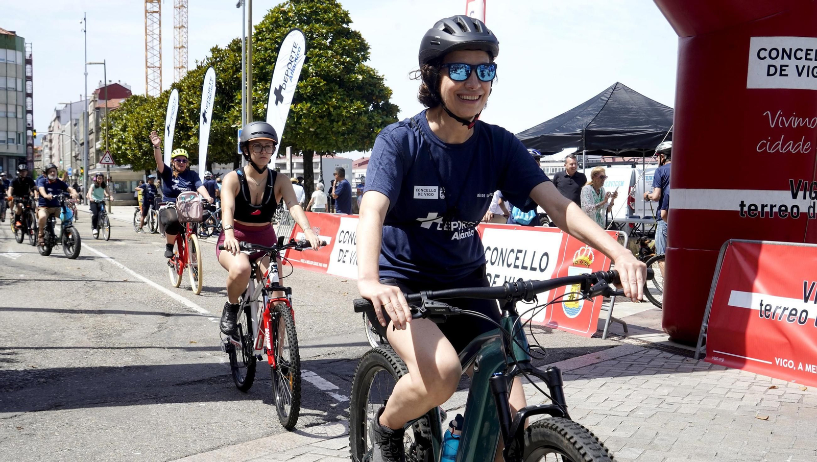 Galería | El ciclismo toma Vigo con la primera edición del Día de la Bici de Atlántico