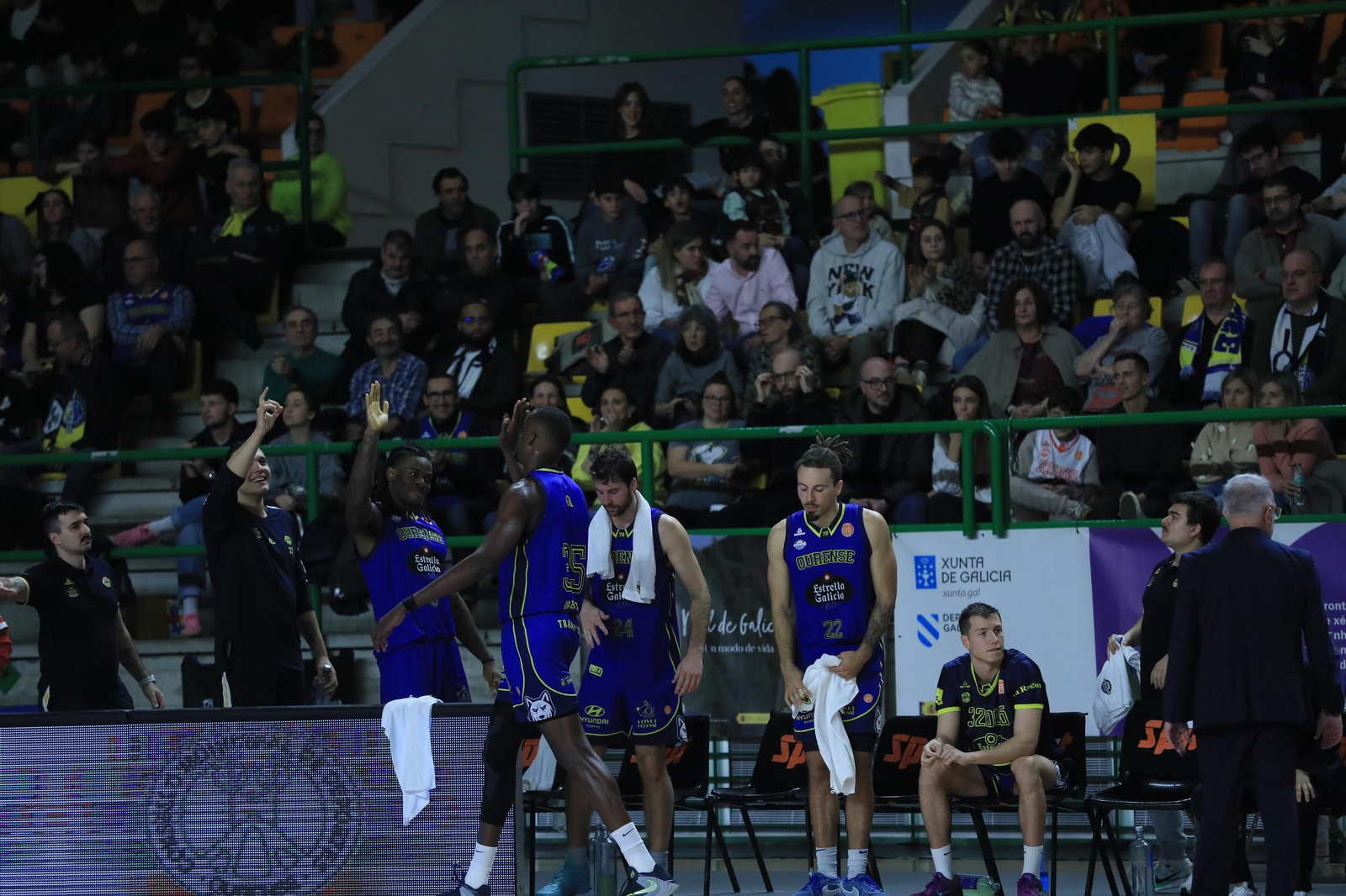 Galería | El COB gana y sigue disfrutando ante un Pazo entregado