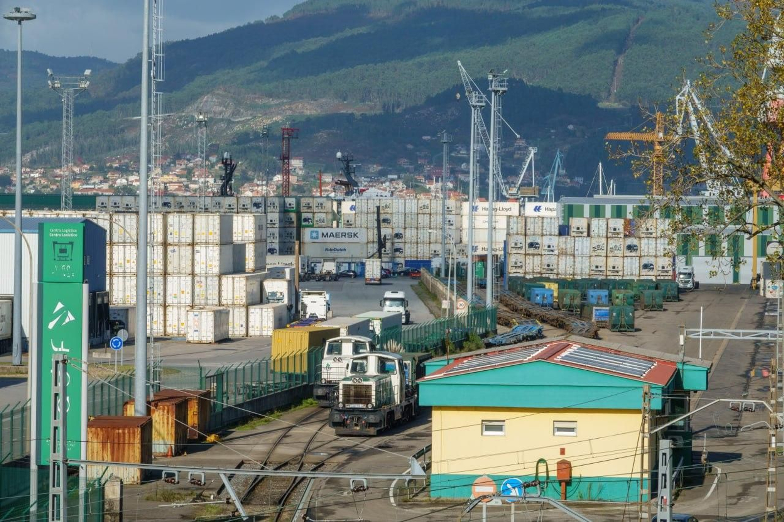 Contenedores en Guixar y los alrededores de la terminal.