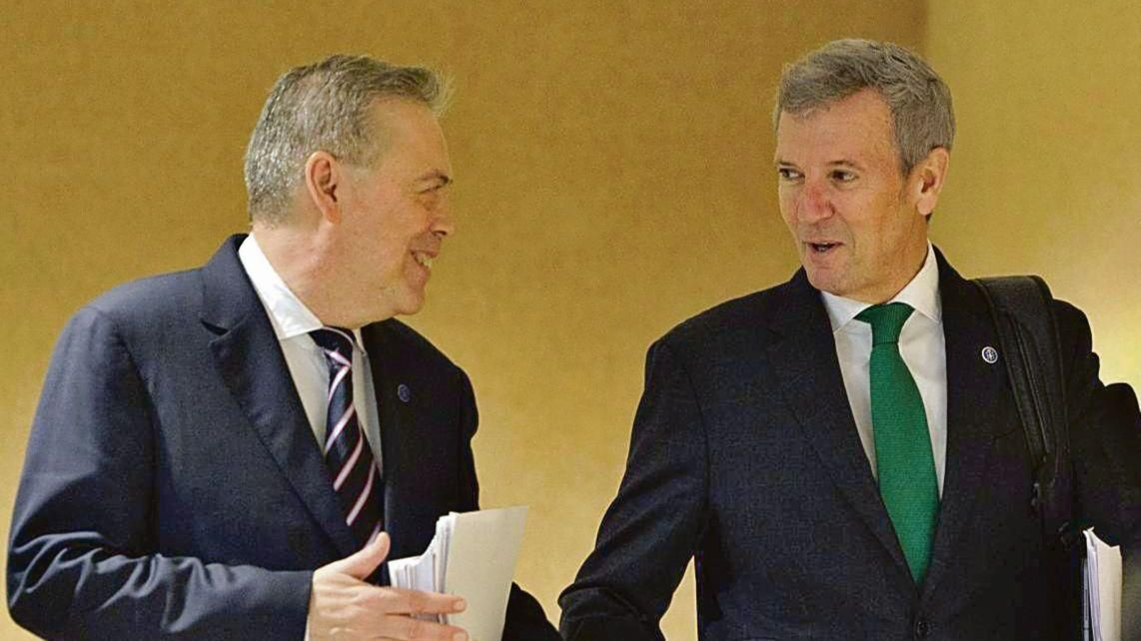 Alfonso Rueda y el conselleiro de Sanidade, Antonio Gómez Caamaño, tras el Consello.