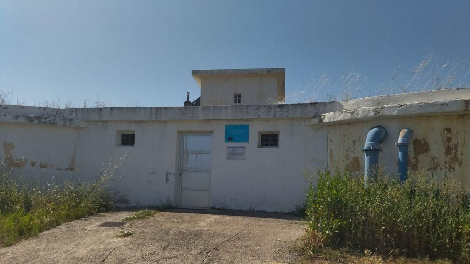 Depósito donde se averió el sistema de cloración.