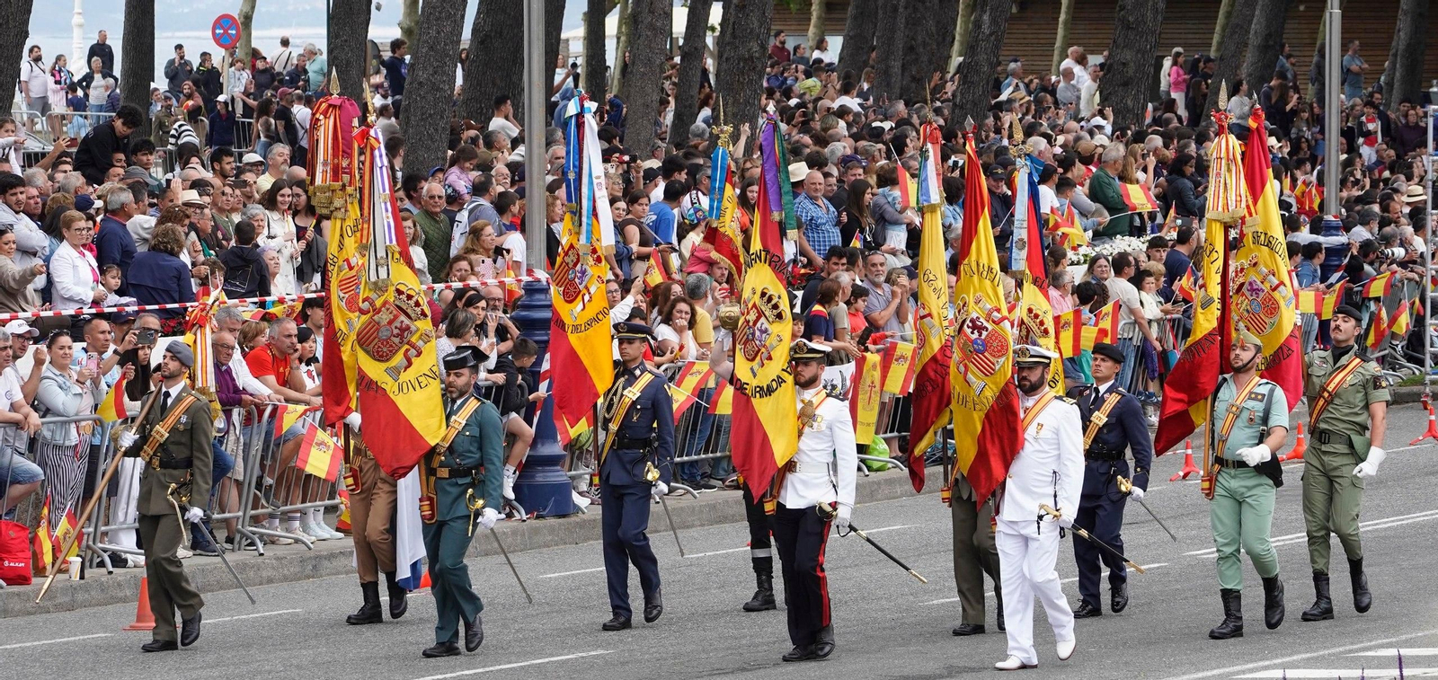 Galería | Las mejores imágenes del histórico Día de las Fuerzas Armadas en Vigo