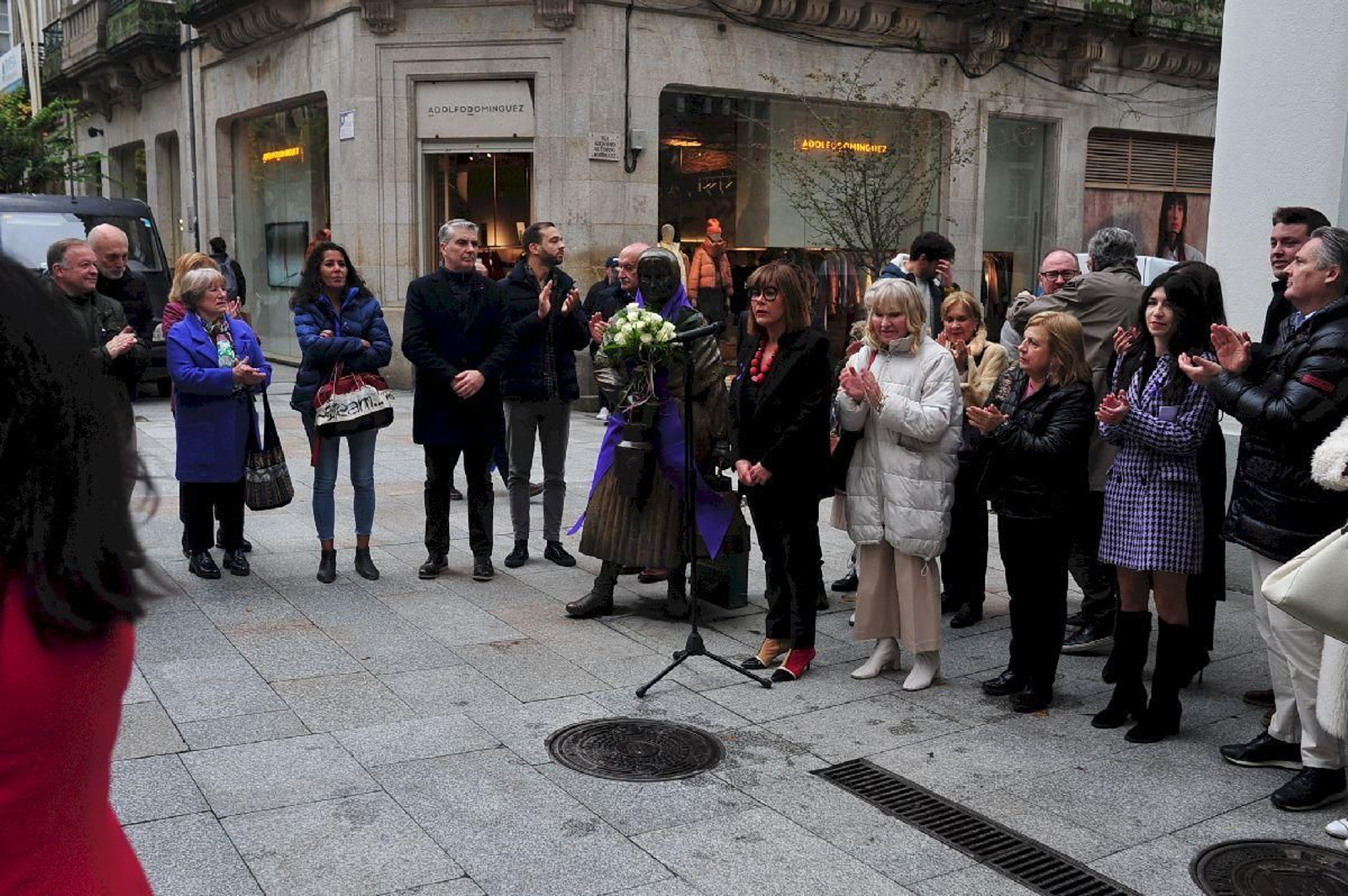 Concentración del PP Local en la Lechera por el 25-N. José Paz