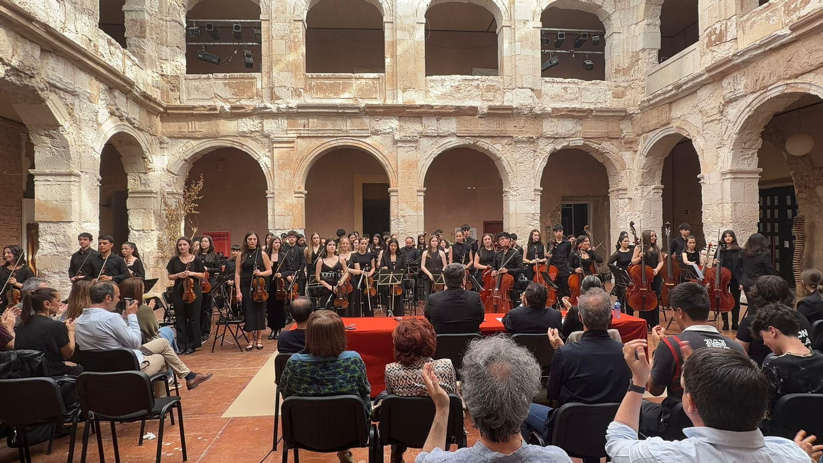 Galería |  La Orquesta del Conservatorio profesional de Música de Ourense destaca en Medinaceli