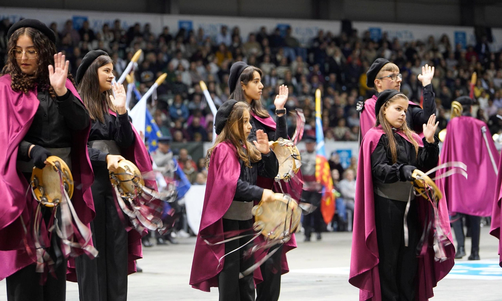 Galería | Récord de público en el concurso de rondallas del Ifevi