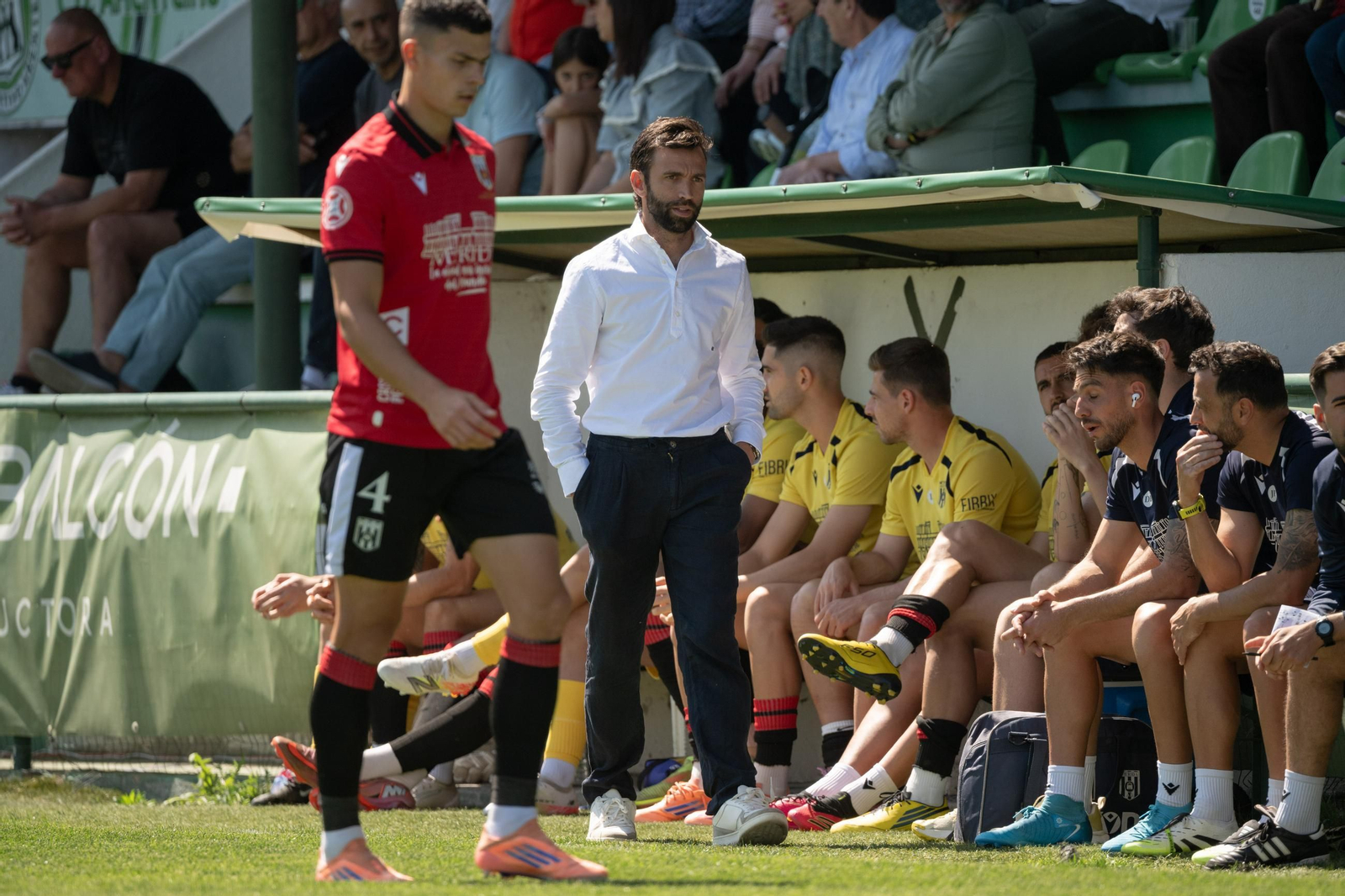 Galería | La afición sigue animando y llenando Espiñedo para apoyar al Arenteiro