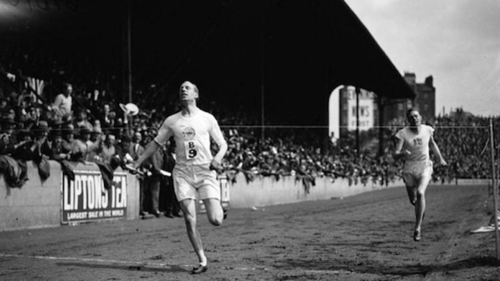 El escocés Eric Liddell durante una de sus portentosas carreras de atletismo.