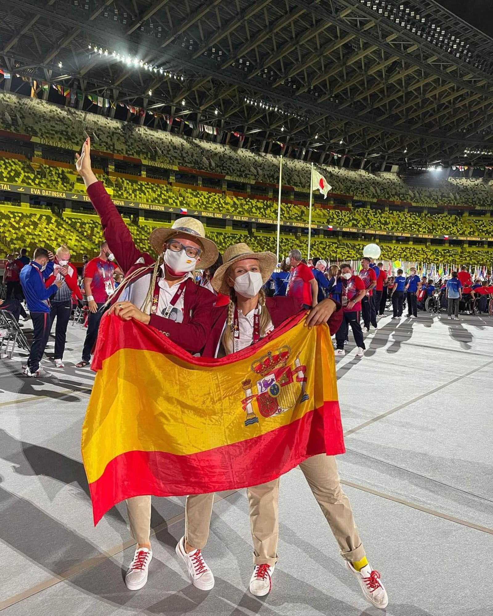 Desi Vila posa junto a la lucense Adiaratou Iglesias.