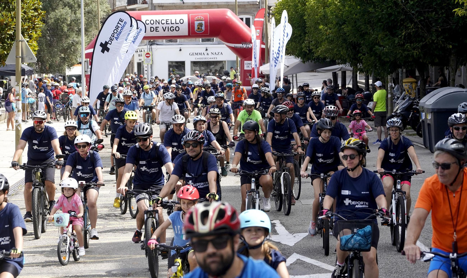 Galería | El ciclismo toma Vigo con la primera edición del Día de la Bici de Atlántico