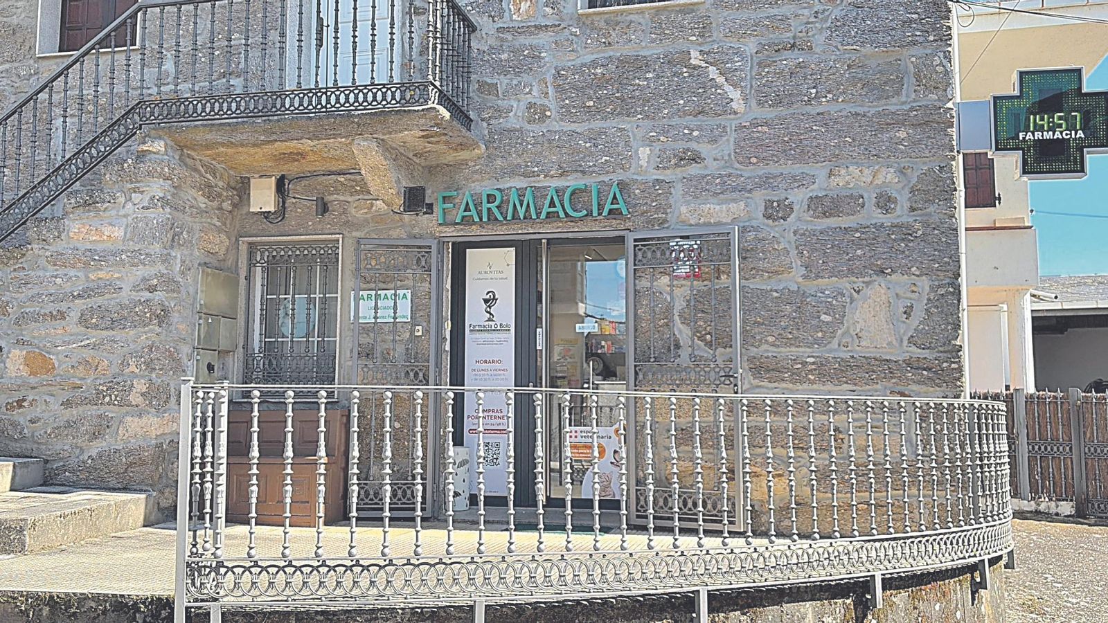 Farmacia ubicada en el municipio de O Bolo.