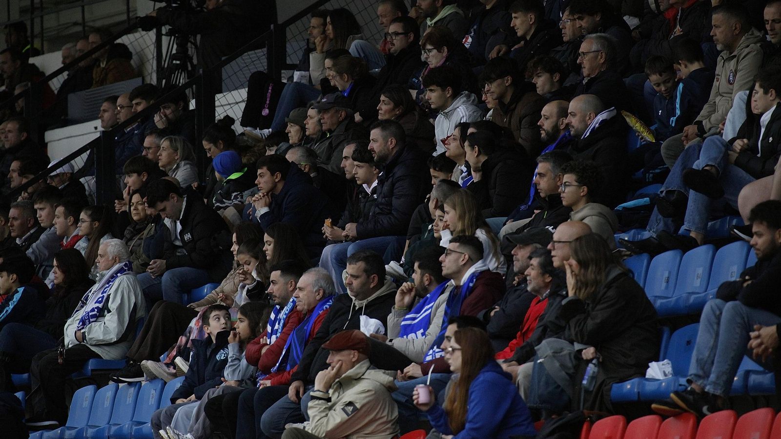Galería | Tarde de lluvia y fútbol en O Couto para el Ourense CF y CD Guadalajara