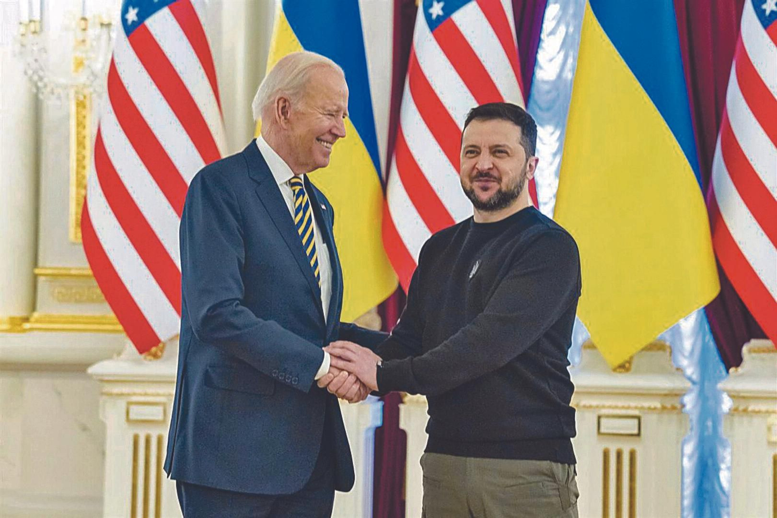 El presidente de EEUU, Joe Biden, junto a Volodimir Zelenski, en una visita a Kiev.