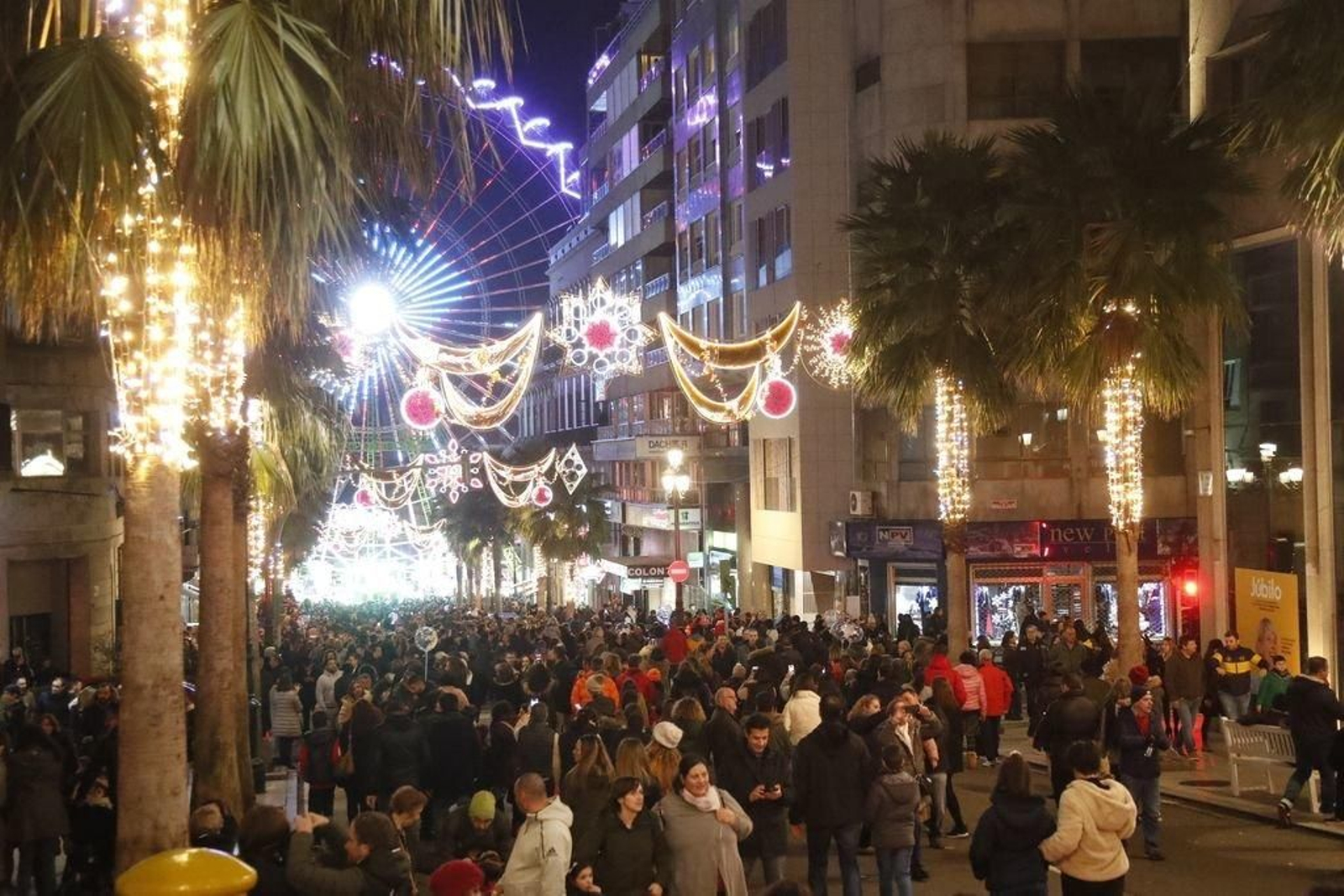 Los turistas invaden Vigo en el Puente188