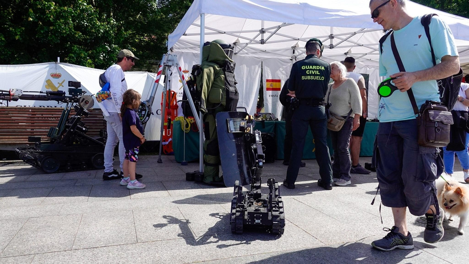 Galería | Comienza la programación del Día de las Fuerzas Armadas en Vigo