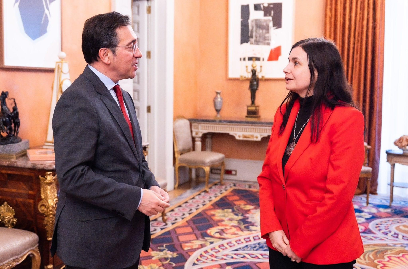 La presidenta del CGCEE se reunió este jueves por la tarde con el ministro Albares