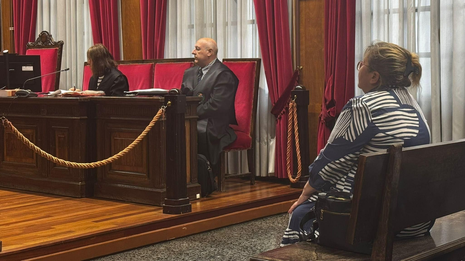 Una inspectora de seguros de Verín (Ourense) acepta pagar más de 56.000 euros tras estafar a clientes simulando su firma en la Sección Segunda de la Audiencia Provincial de Ourense