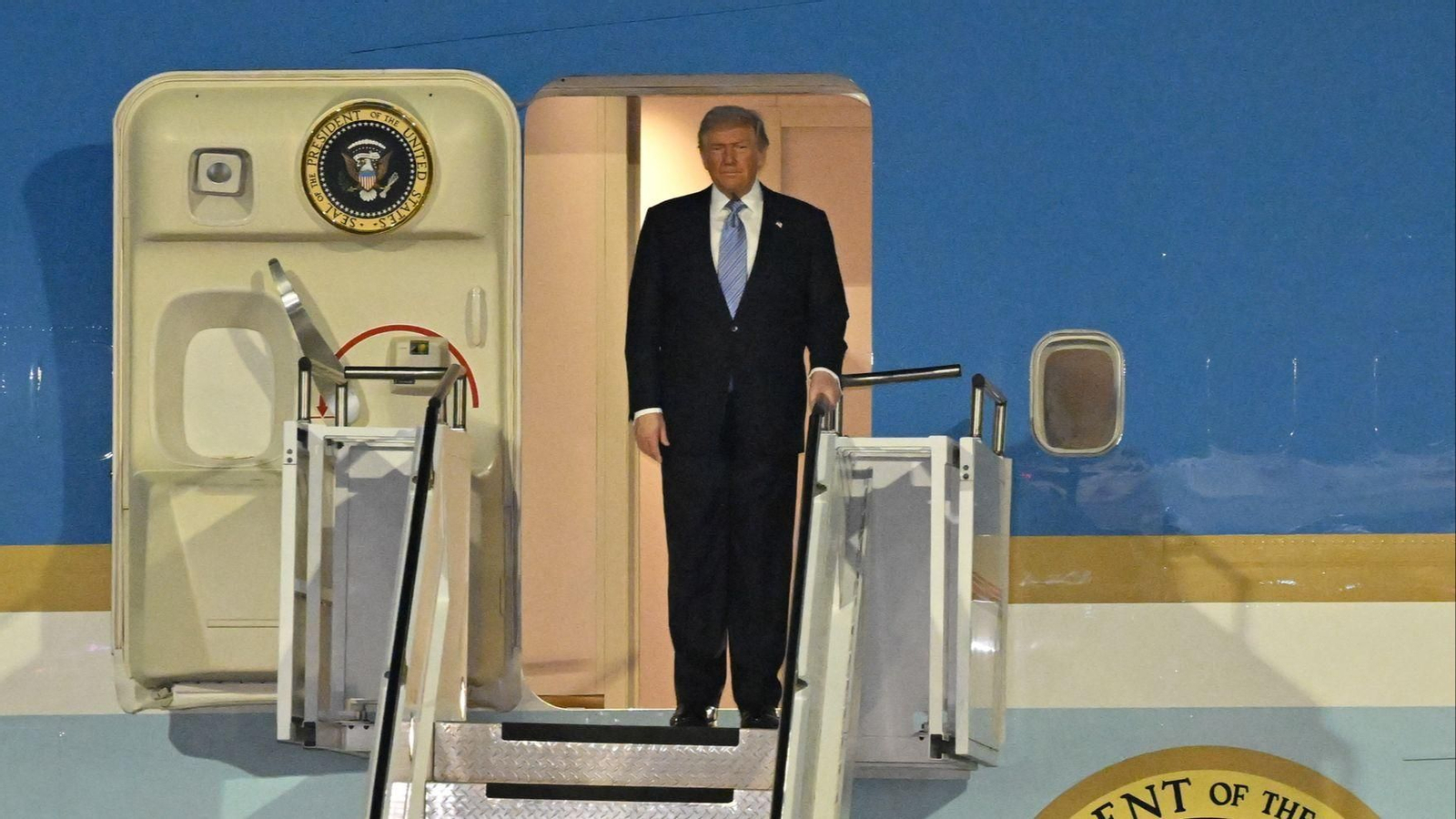 El presidente de Estados Unidos, Donald Trump, aterriza en Pekín.