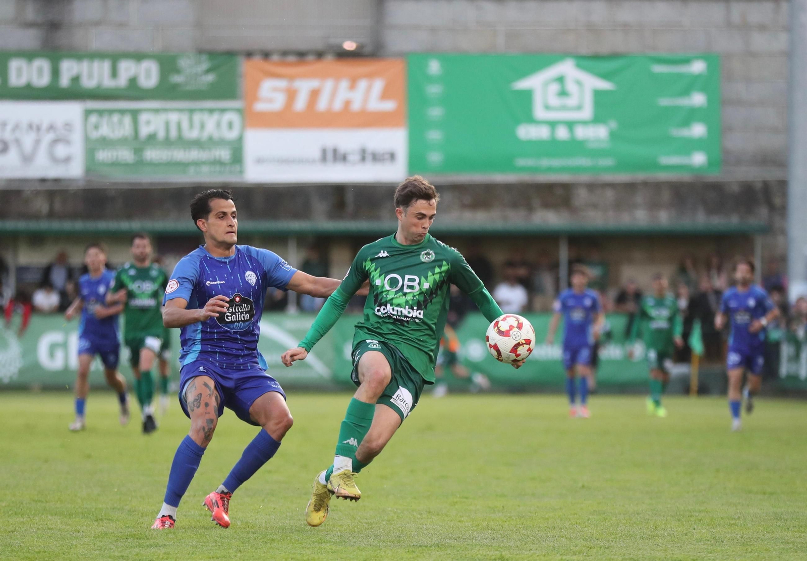 Galería | Empate a uno entre el CD Arenteiro y Ourense CF en el derbi termal
