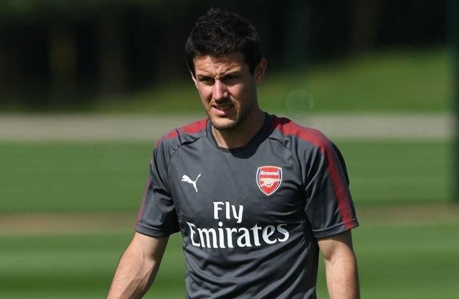 Ismael García, técnico del Arsenal femenino.
