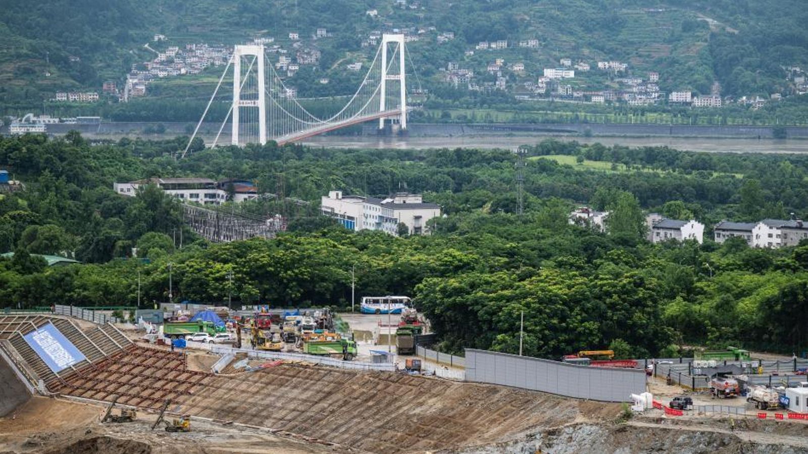 Obras para construir la nueva esclusa en el río Yangtsé, en China