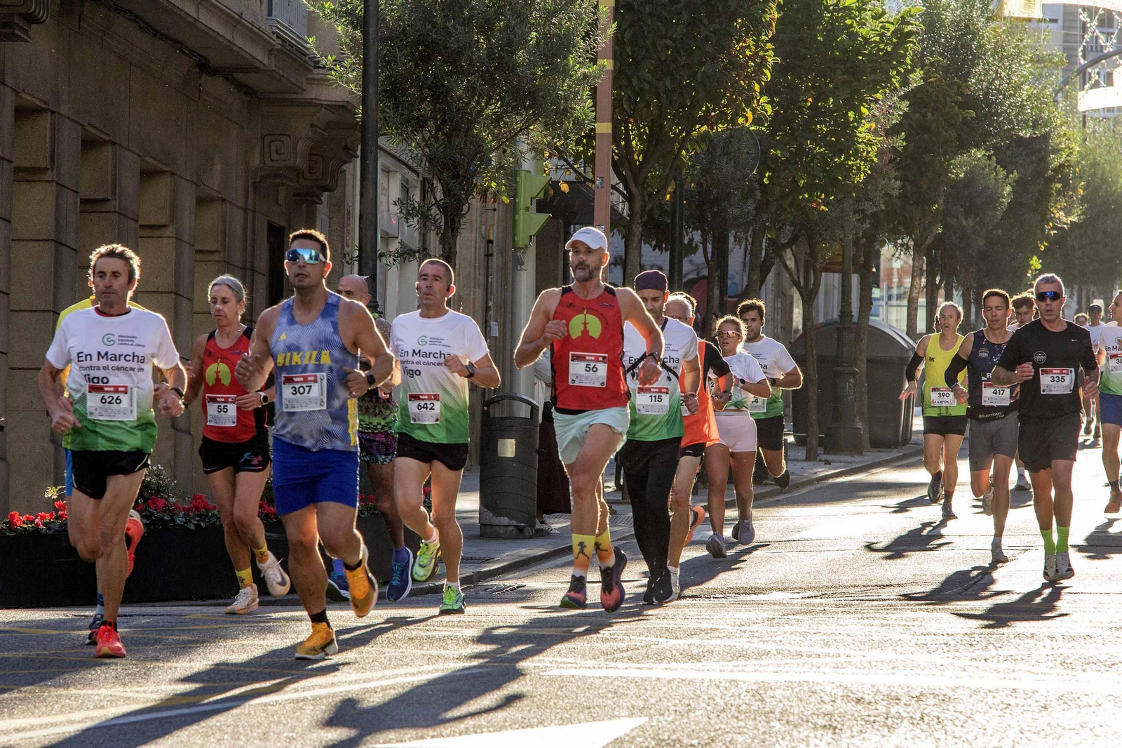 Galería | La Vigo en Marcha contra o Cancro congrega a 3.000 personas en su primera edición