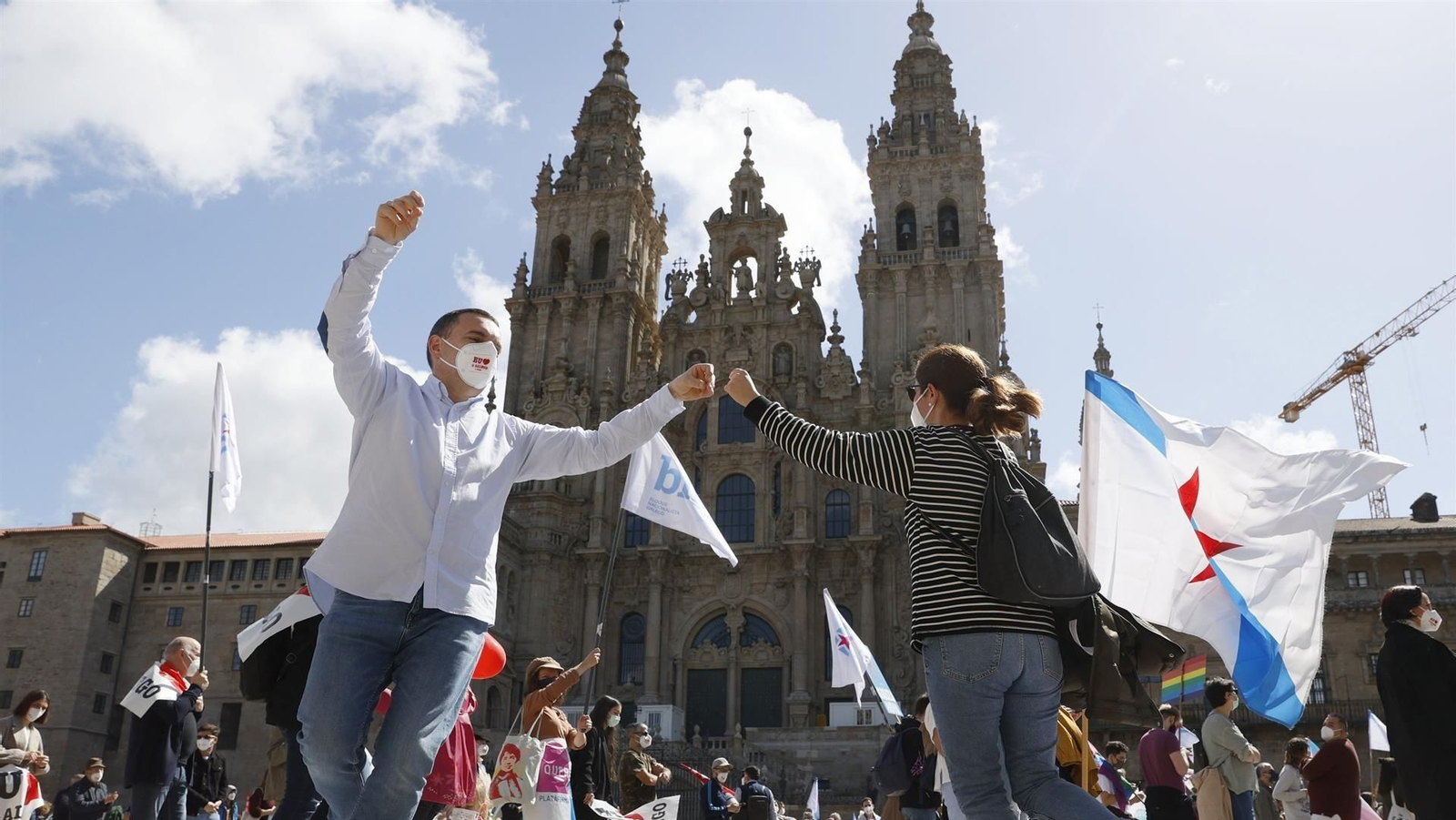 Ambiente na manifestación, diante da Catedral. (LAVANDEIRA JR)