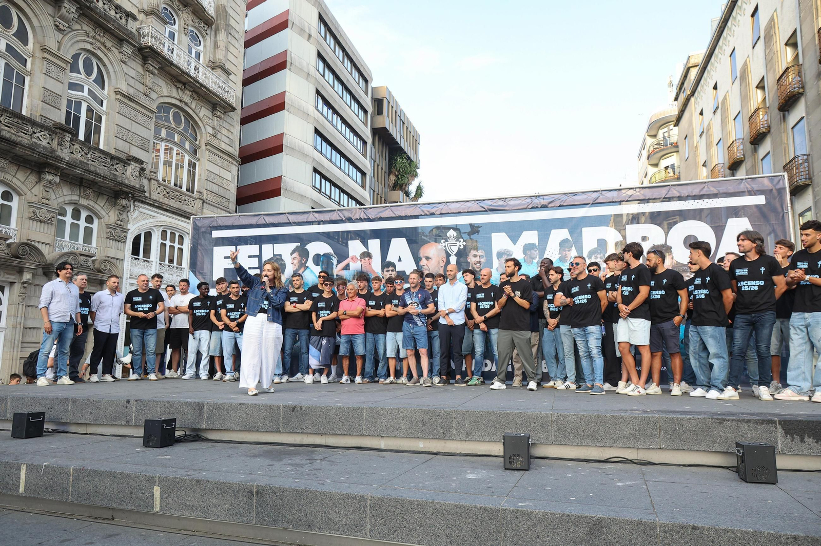 Galería | El Celta Fortuna celebra en Porta do Sol el ascenso a Segunda